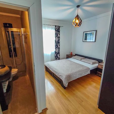 Apartments Amfora - Cozy And Modern Apartments For Up To 15 People, 100M From The Sea And Beach สตารา โนวัลยา ภายนอก รูปภาพ