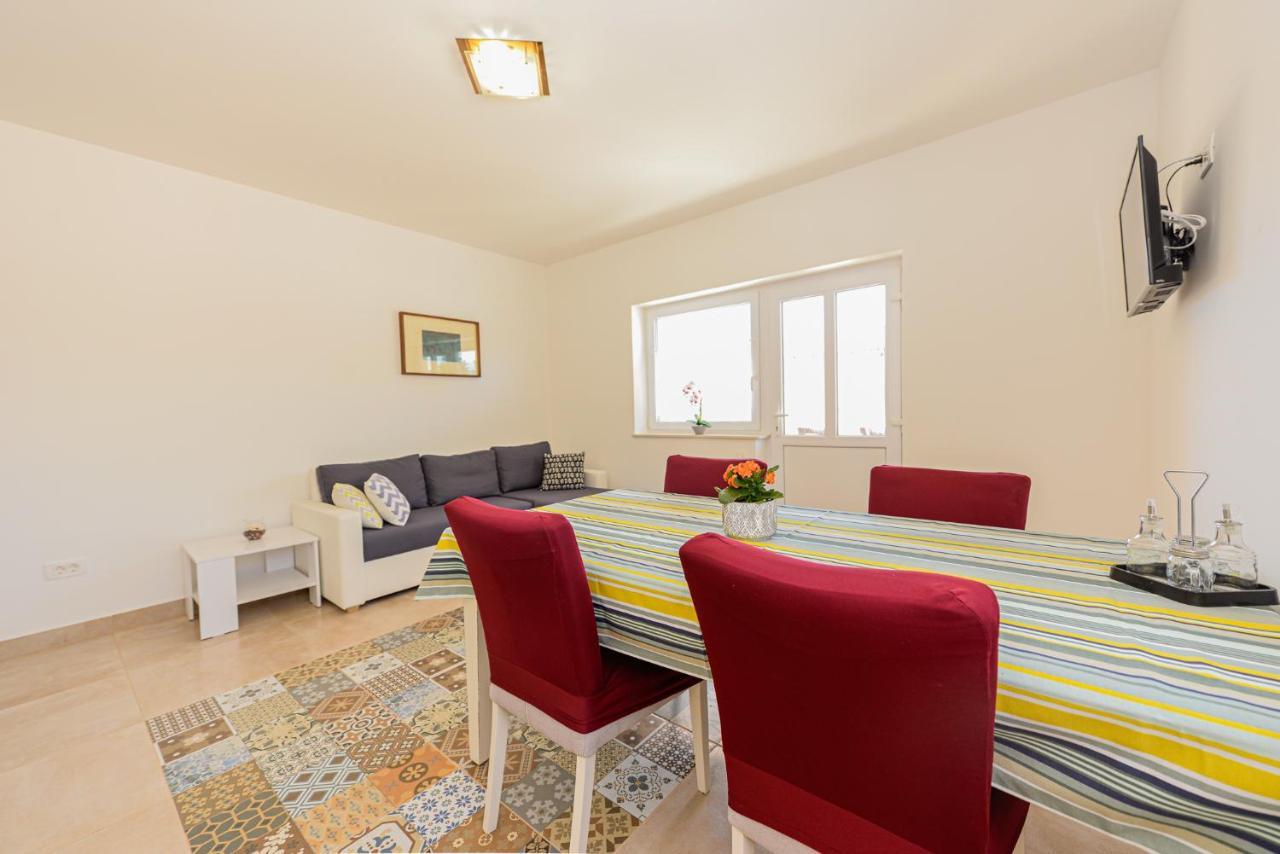 Apartments Amfora - Cozy And Modern Apartments For Up To 15 People, 100M From The Sea And Beach สตารา โนวัลยา ภายนอก รูปภาพ