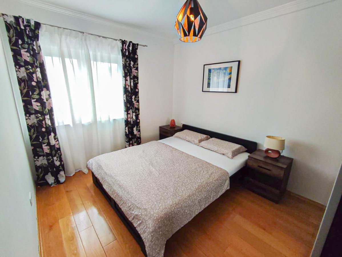 Apartments Amfora - Cozy And Modern Apartments For Up To 15 People, 100M From The Sea And Beach สตารา โนวัลยา ภายนอก รูปภาพ