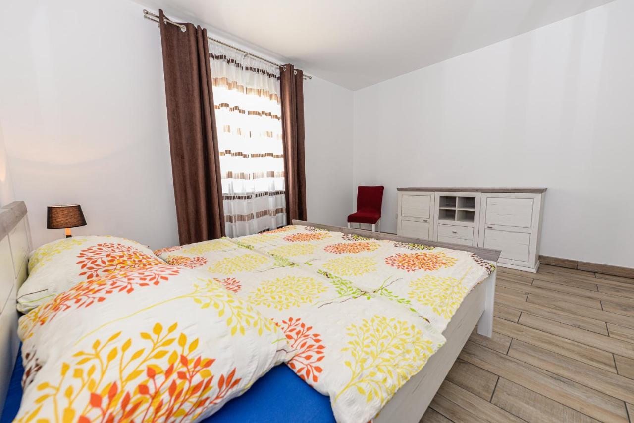 Apartments Amfora - Cozy And Modern Apartments For Up To 15 People, 100M From The Sea And Beach สตารา โนวัลยา ภายนอก รูปภาพ