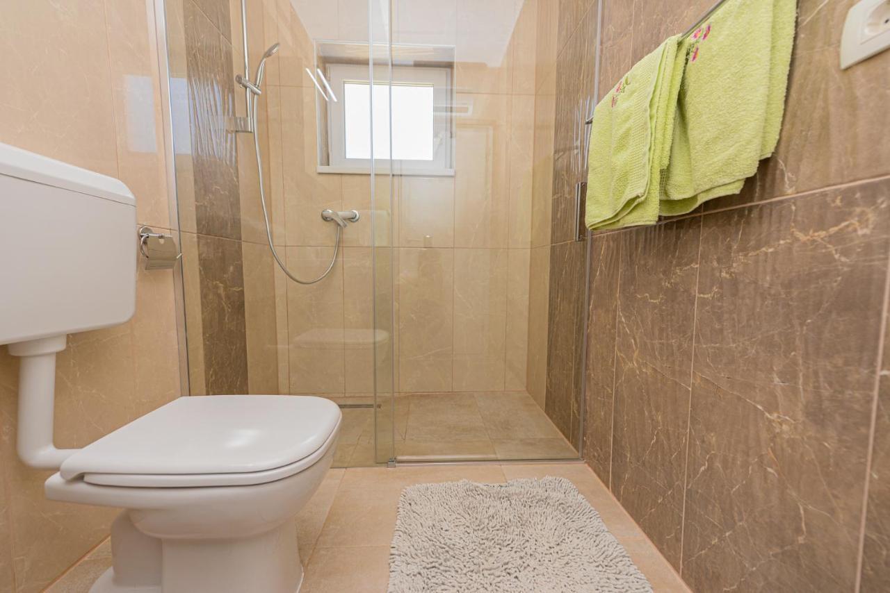 Apartments Amfora - Cozy And Modern Apartments For Up To 15 People, 100M From The Sea And Beach สตารา โนวัลยา ภายนอก รูปภาพ
